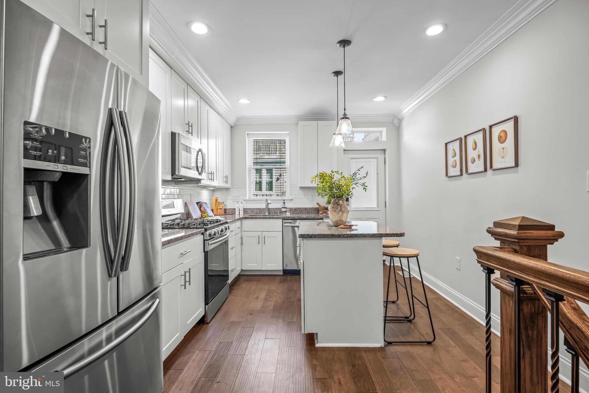 131 S ROBINSON STREET