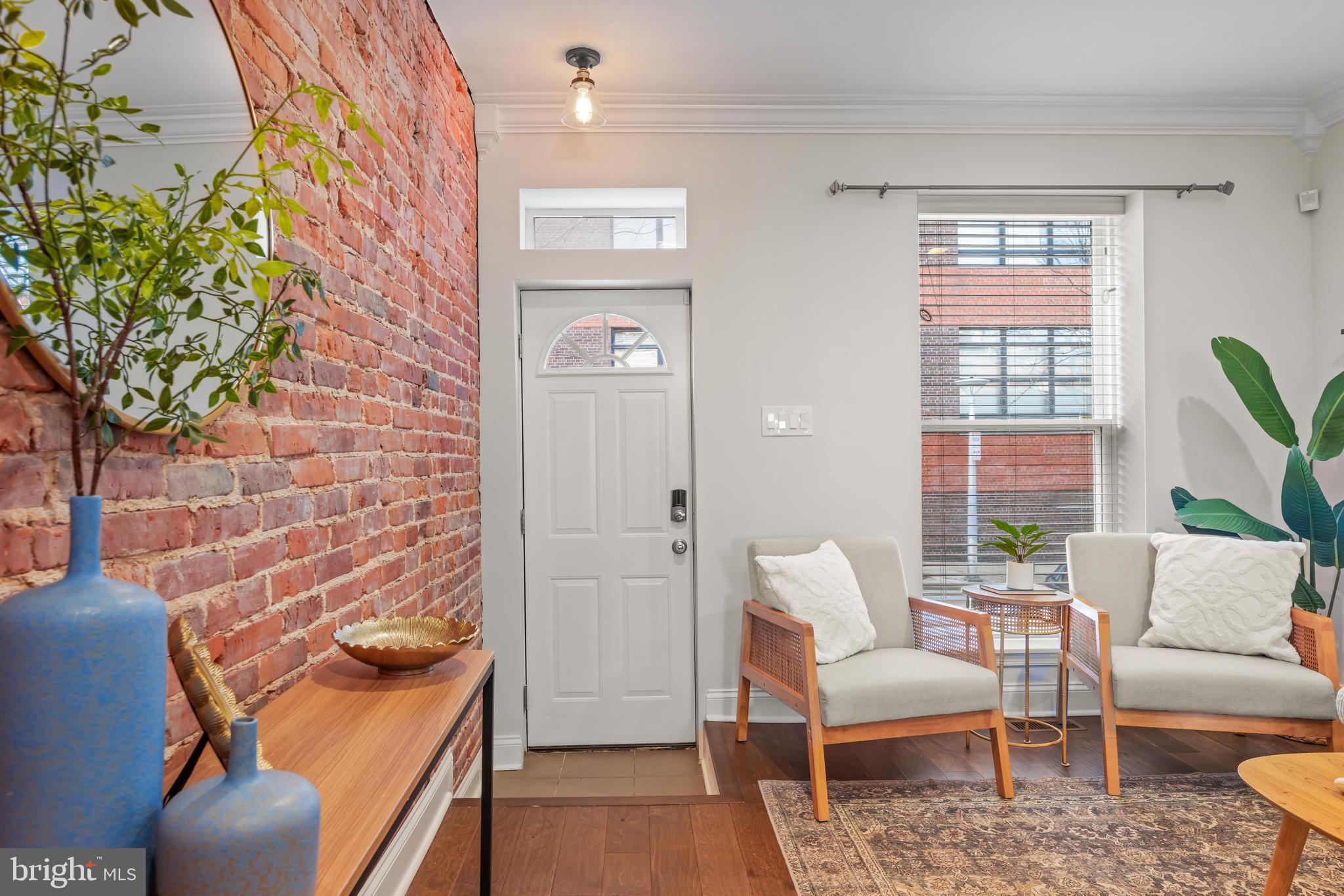 131 S ROBINSON STREET