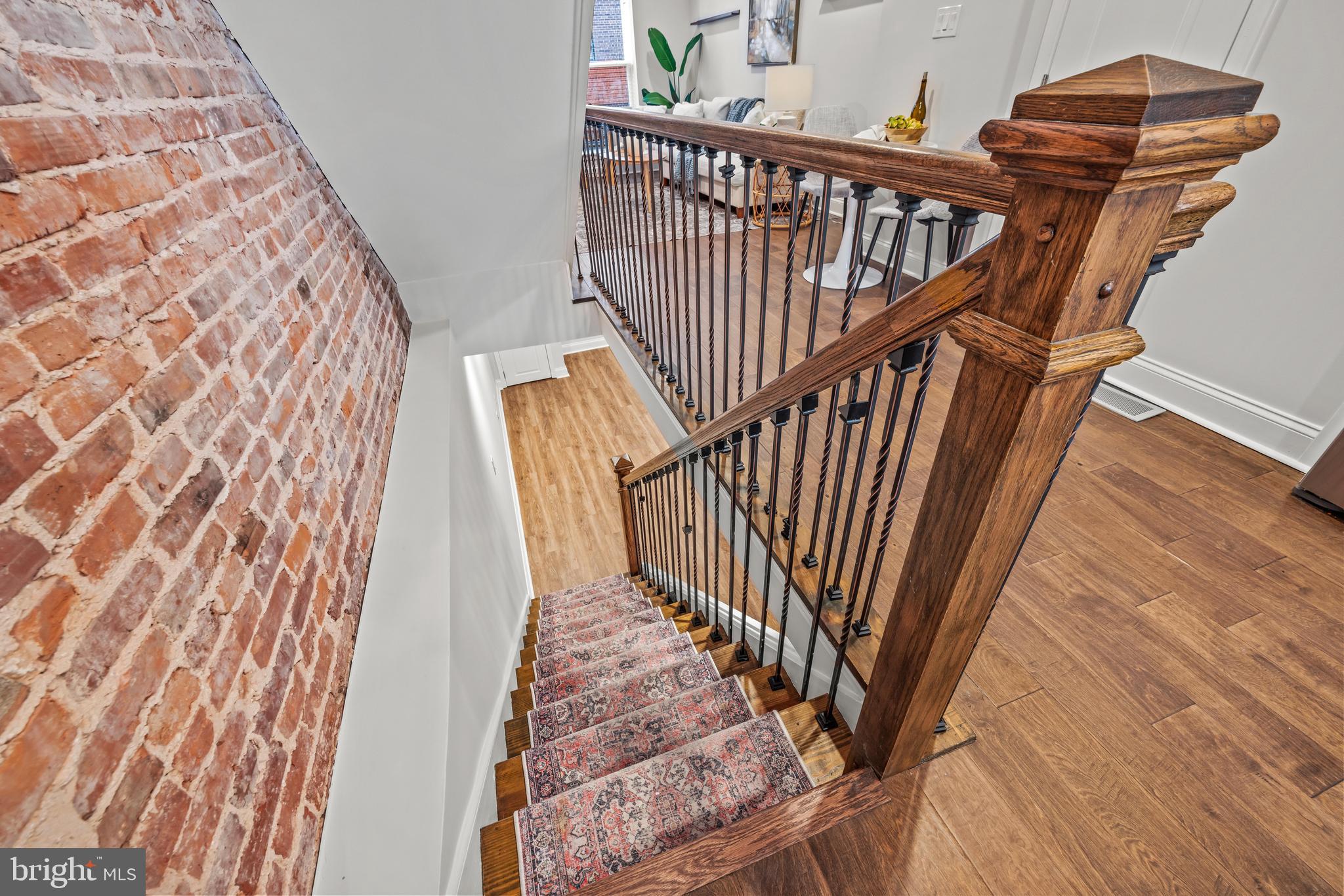 131 S ROBINSON STREET