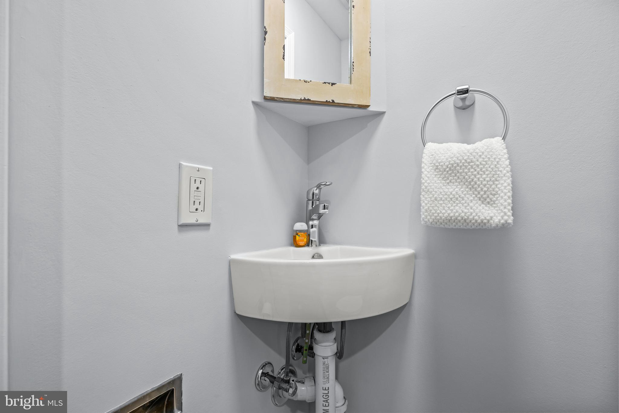 131 S ROBINSON STREET