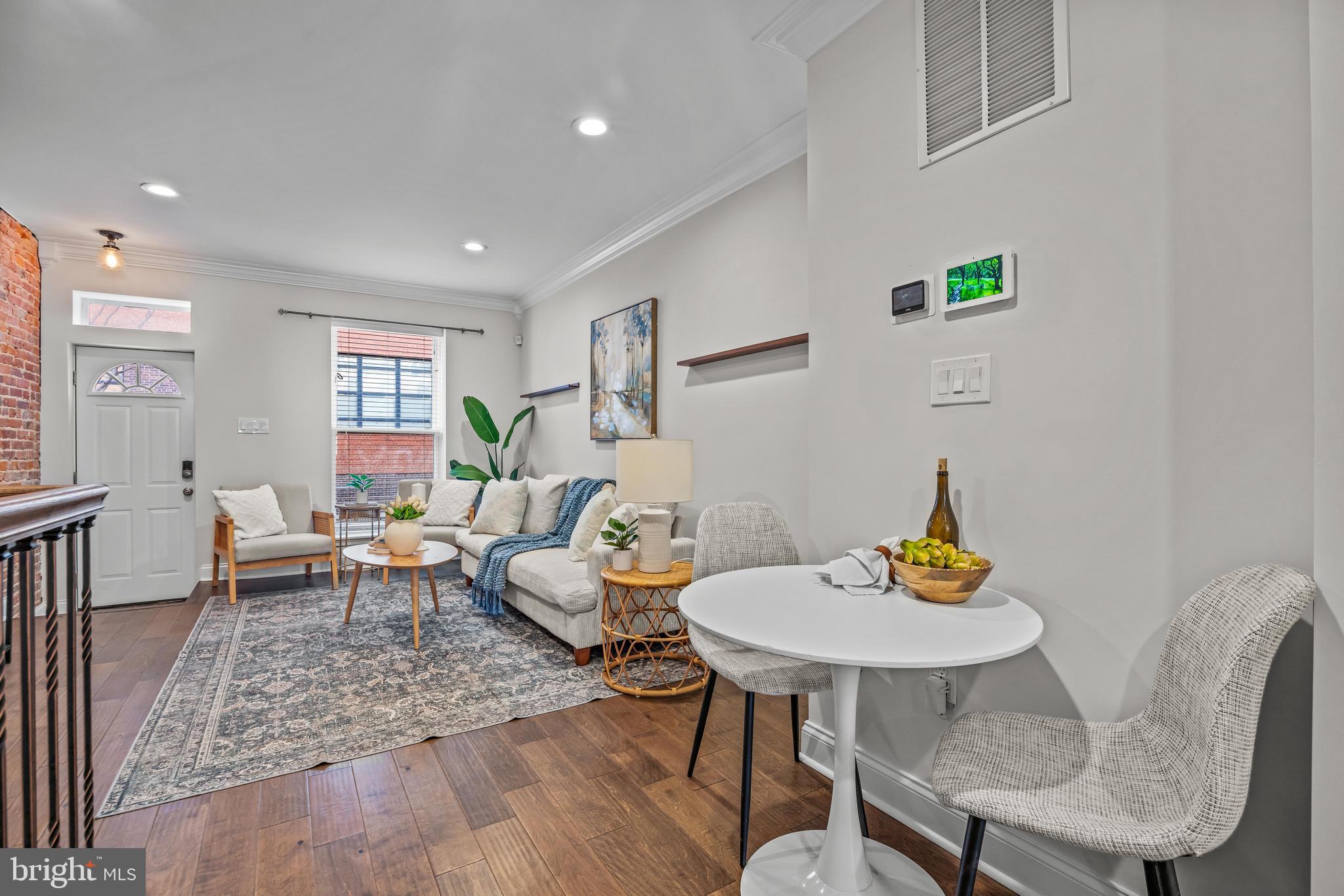 131 S ROBINSON STREET