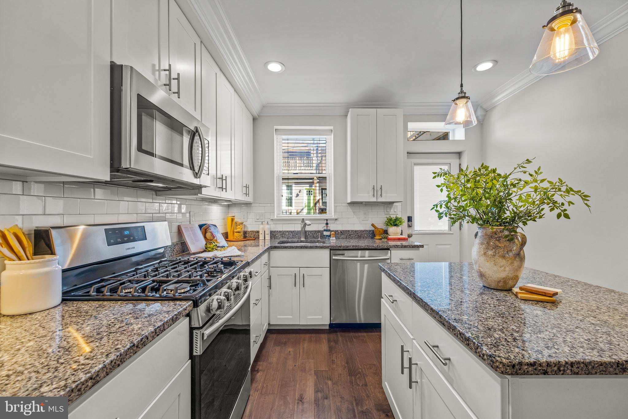 131 S ROBINSON STREET