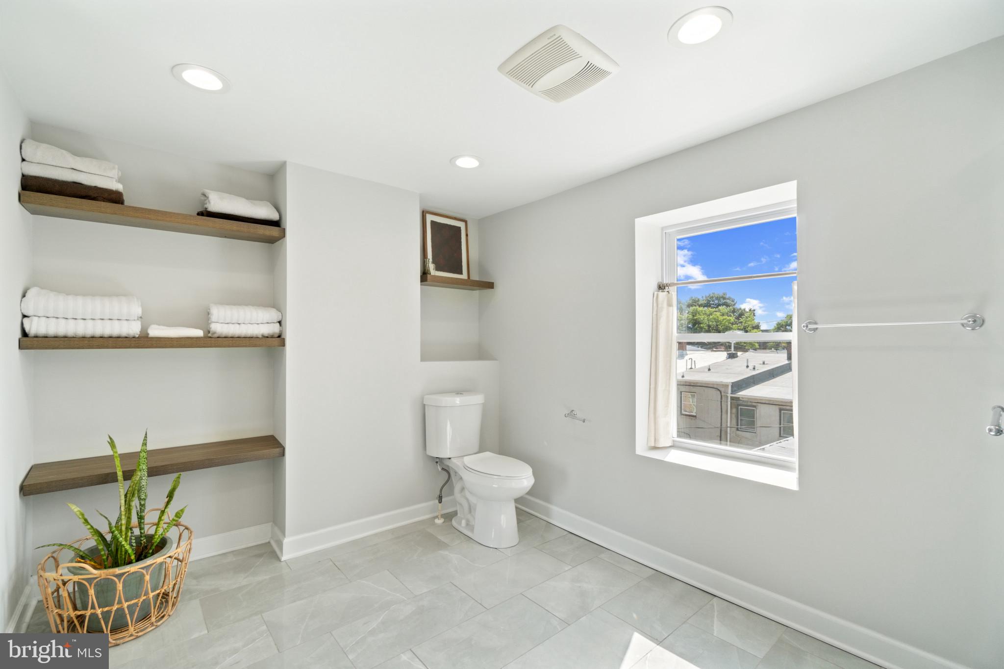 425 E LANVALE STREET