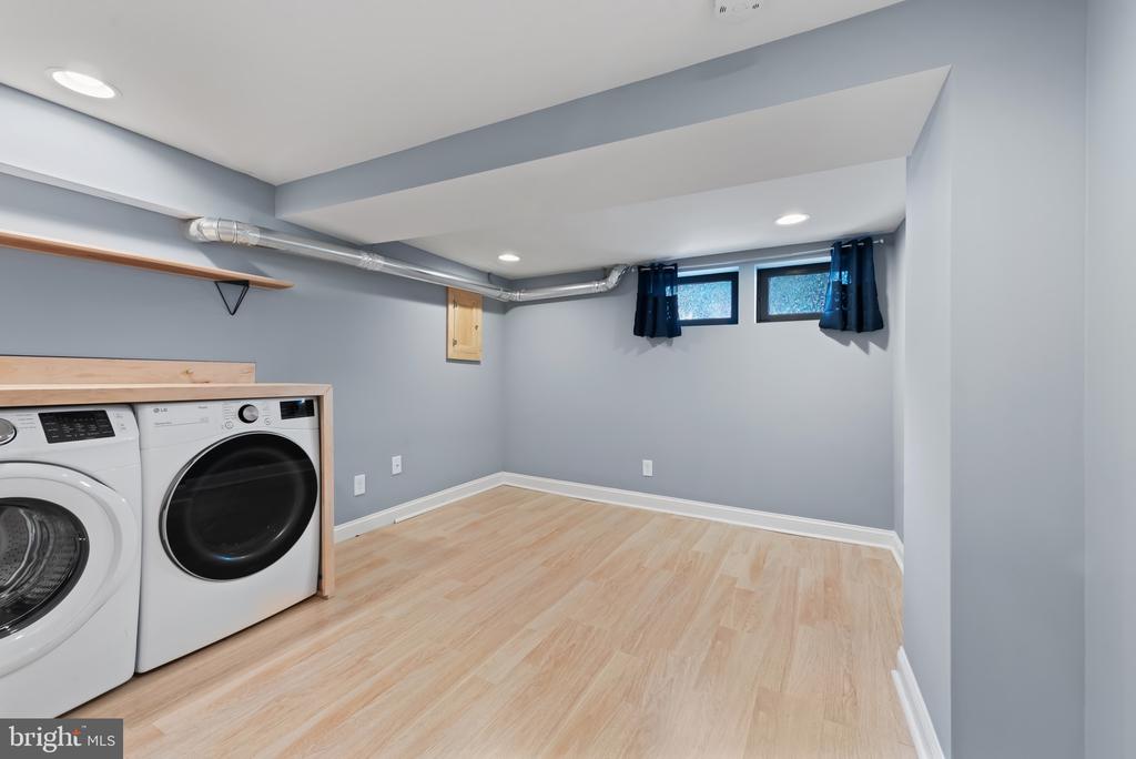 905 W 38TH STREET