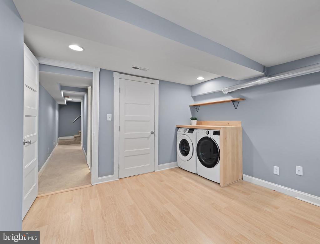 905 W 38TH STREET