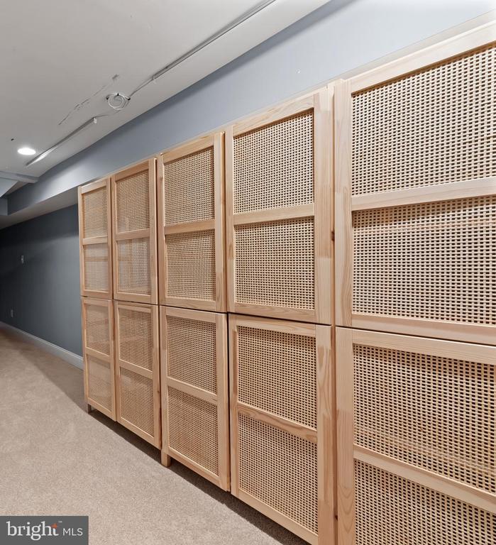 905 W 38TH STREET