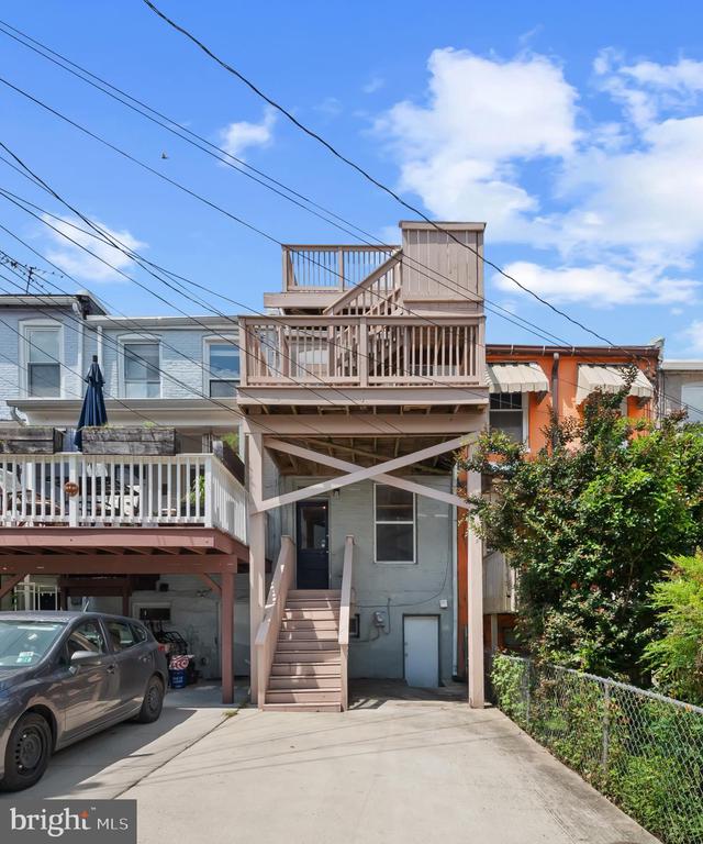 905 W 38TH STREET