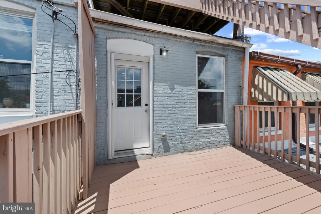 905 W 38TH STREET