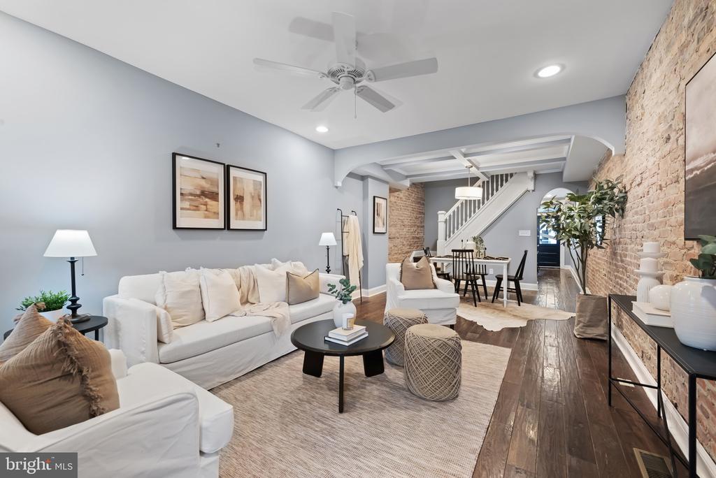 905 W 38TH STREET