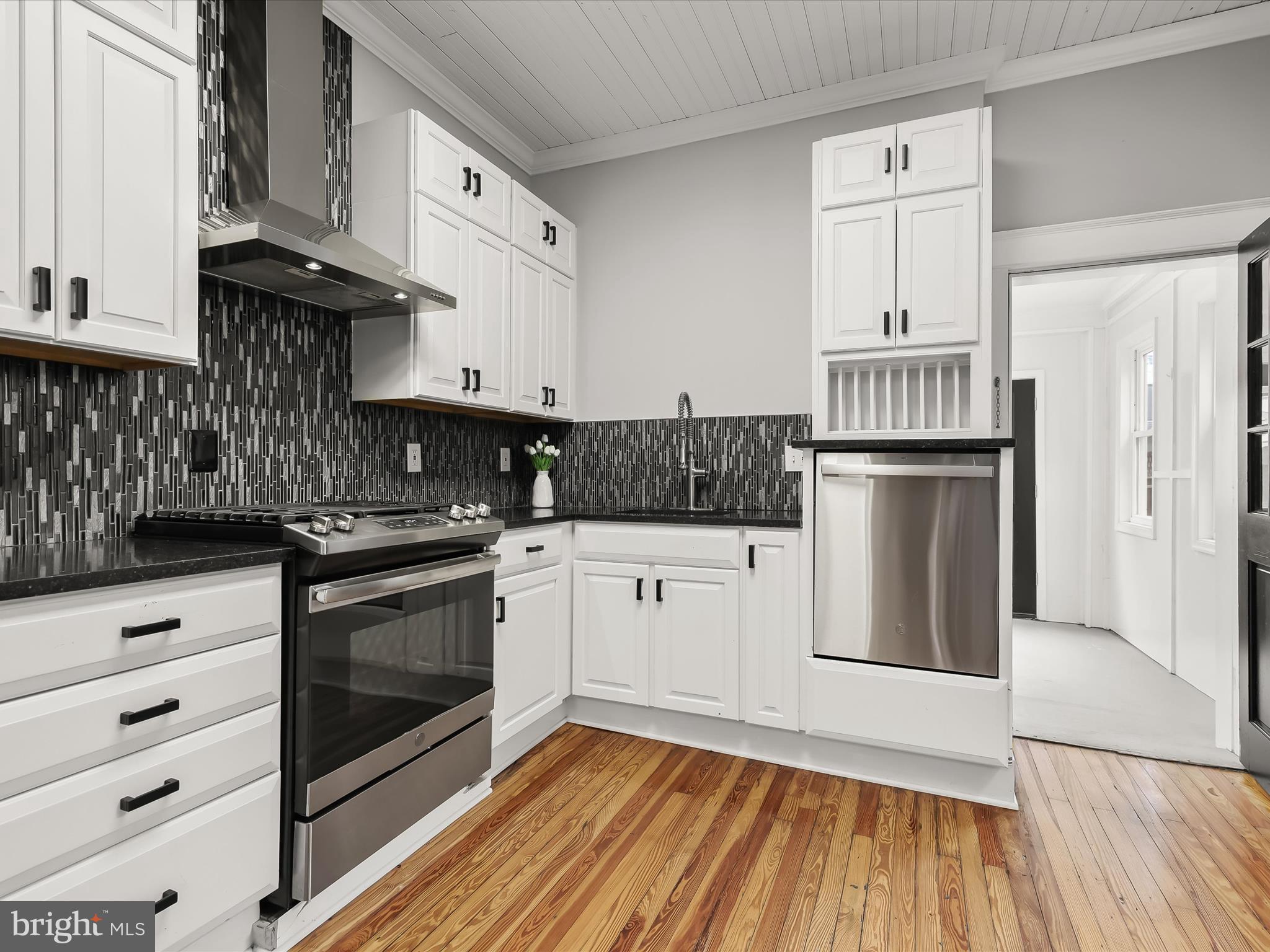 1512 S CHARLES STREET