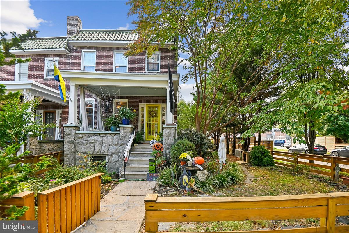 2920 CRESMONT AVENUE