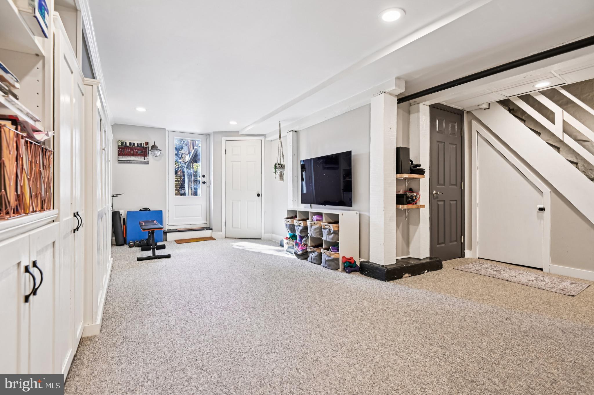 2920 CRESMONT AVENUE