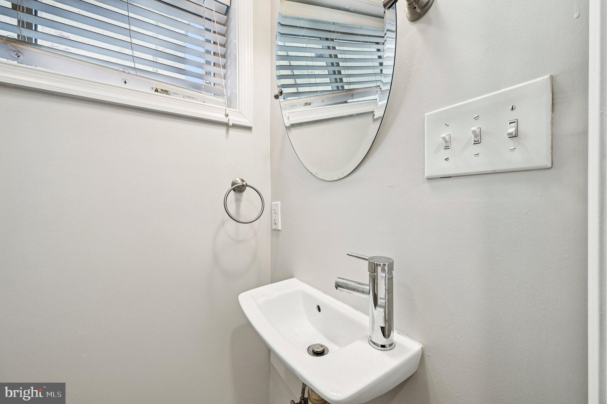 820 S HIGHLAND AVENUE