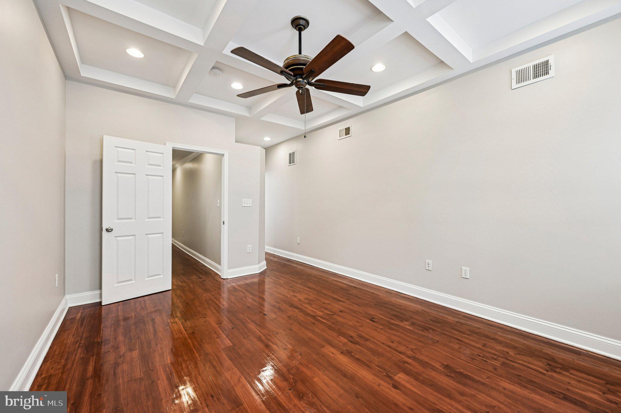 820 S HIGHLAND AVENUE