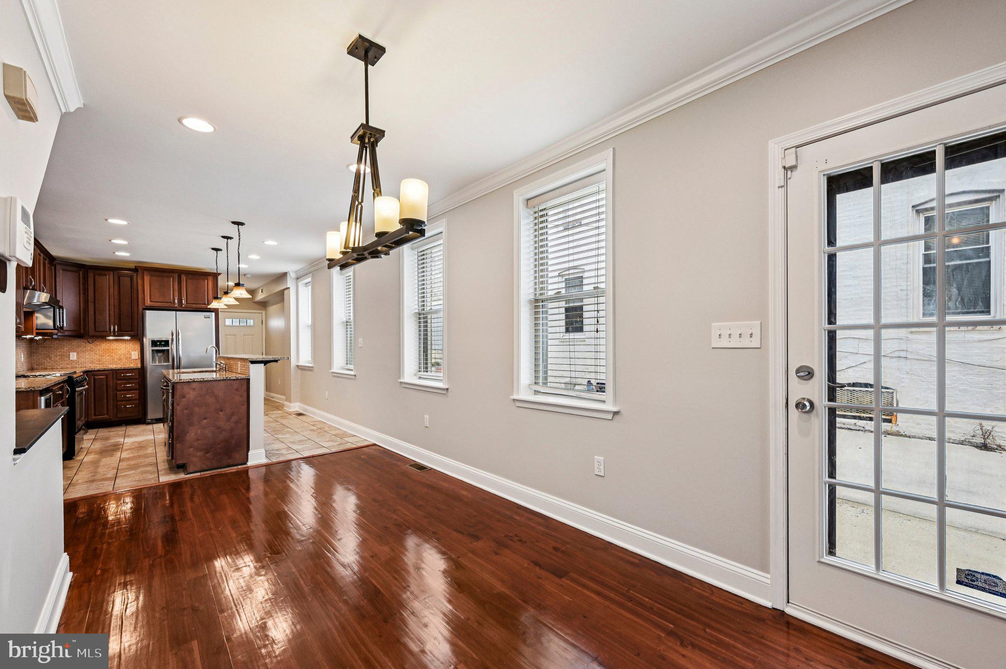 820 S HIGHLAND AVENUE