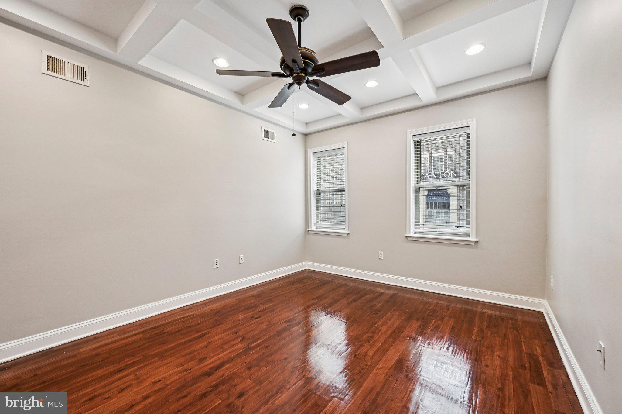 820 S HIGHLAND AVENUE