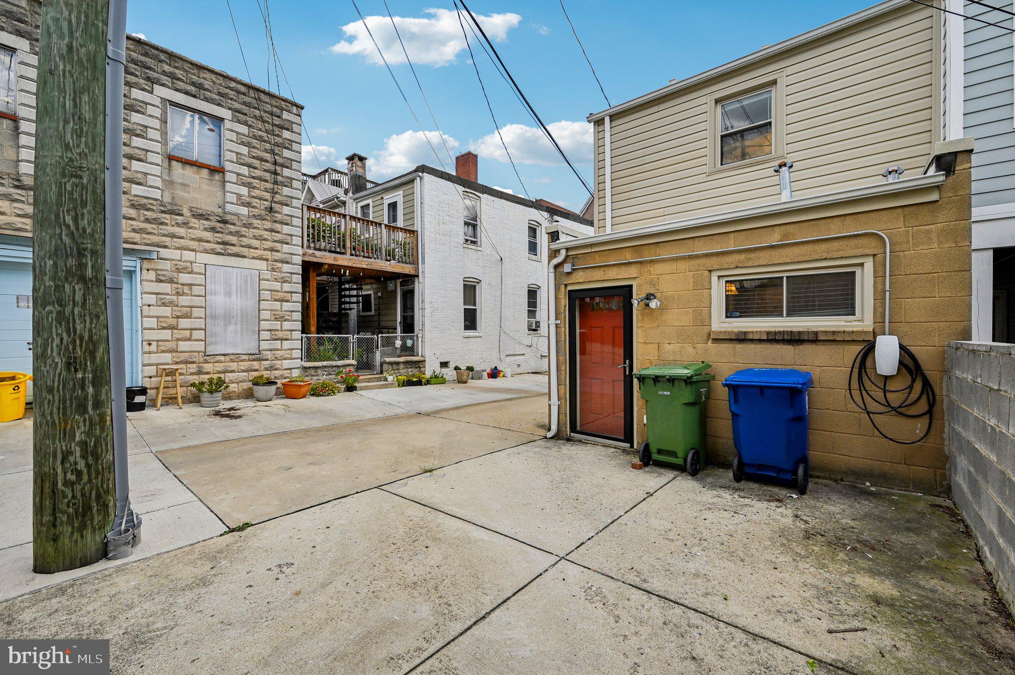 820 S HIGHLAND AVENUE