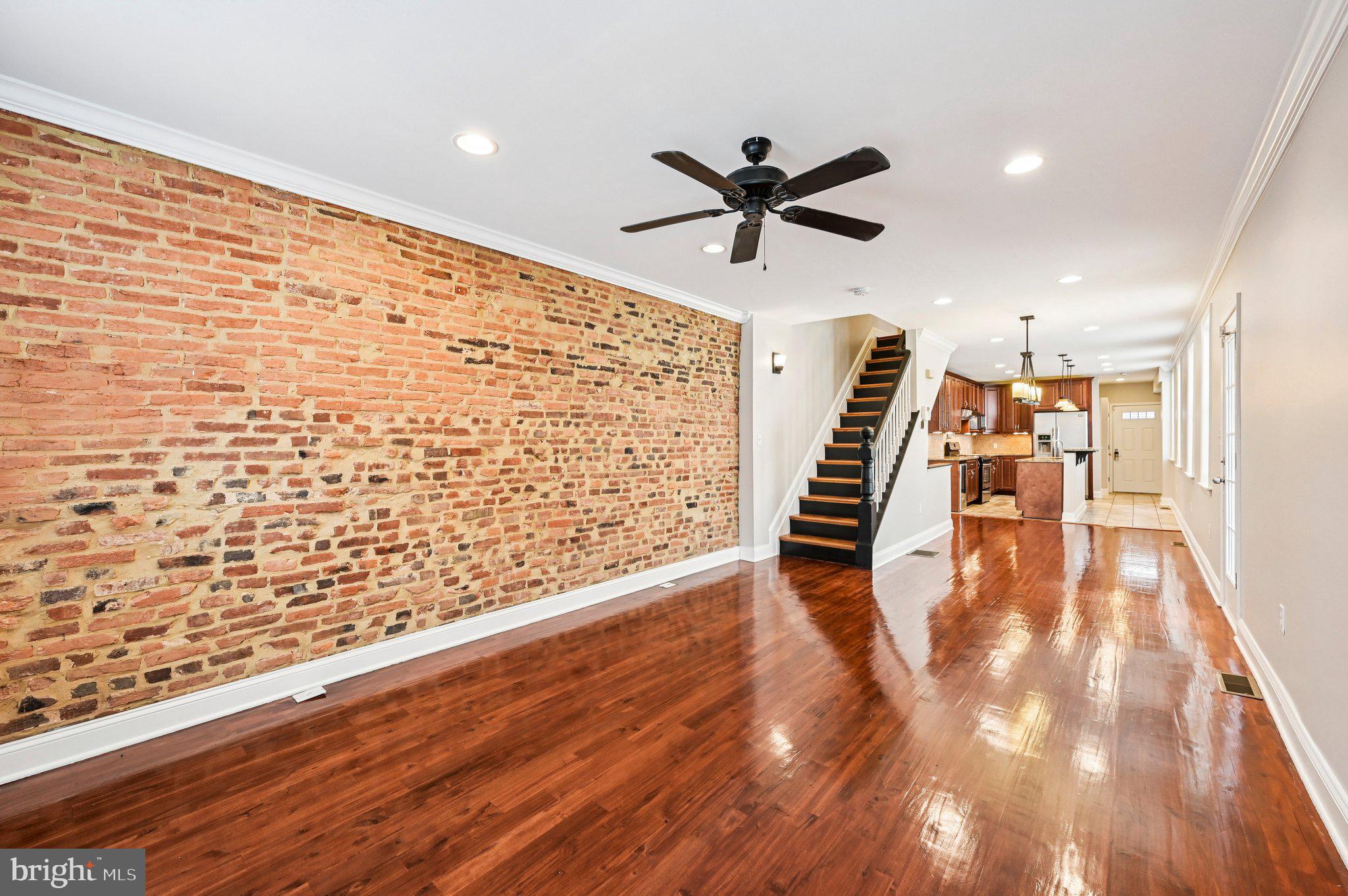 820 S HIGHLAND AVENUE