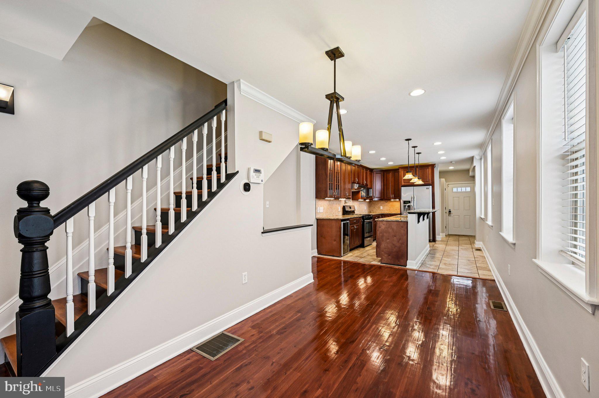 820 S HIGHLAND AVENUE