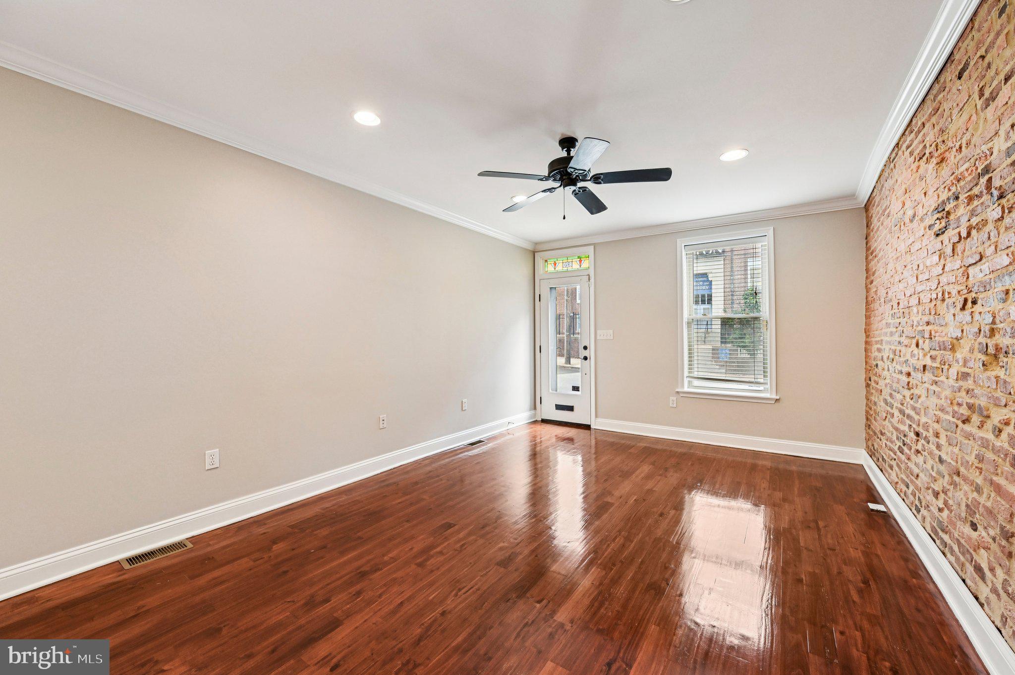 820 S HIGHLAND AVENUE