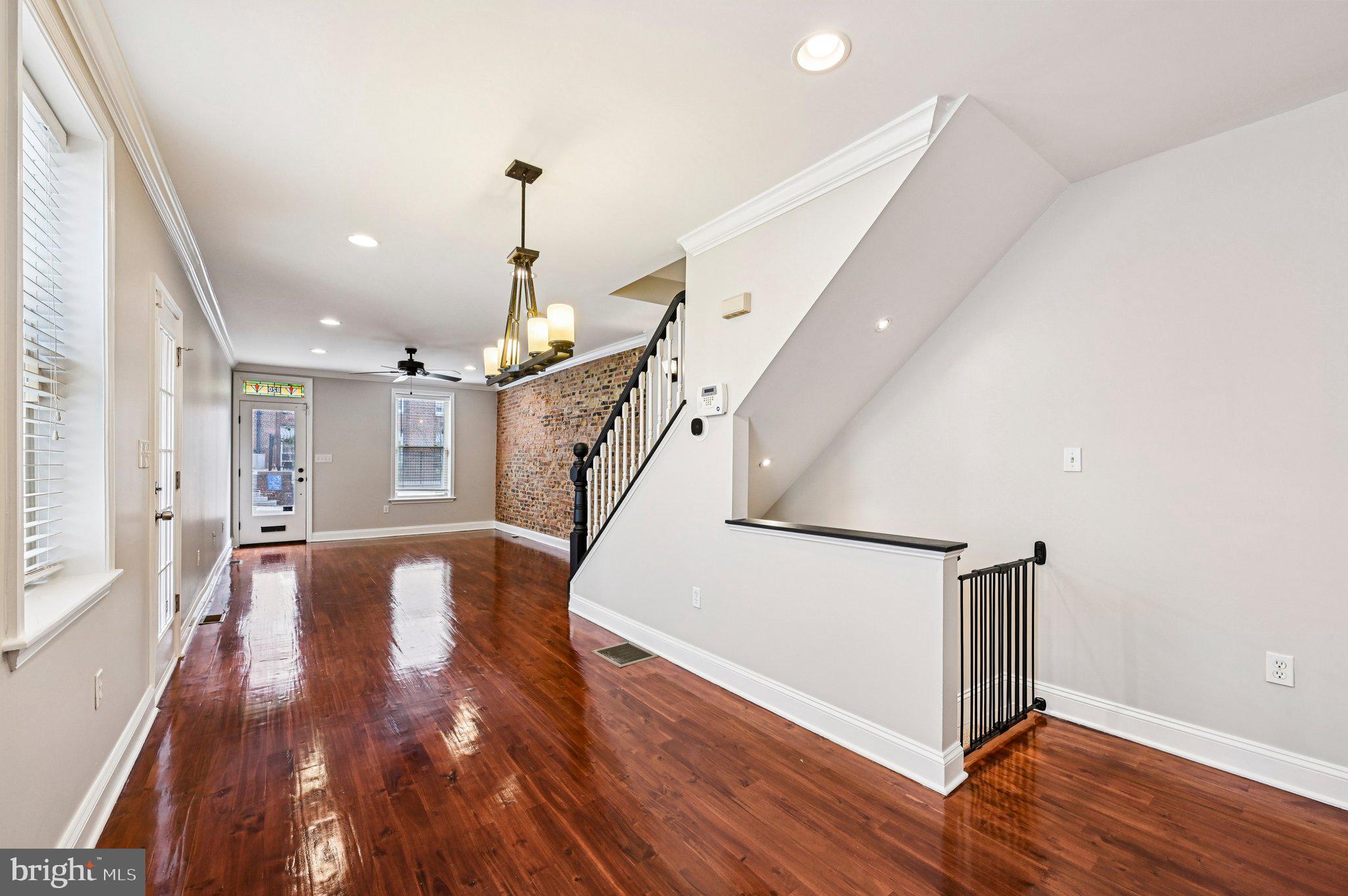 820 S HIGHLAND AVENUE