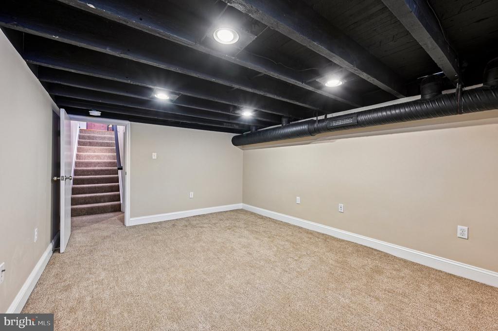 820 S HIGHLAND AVENUE