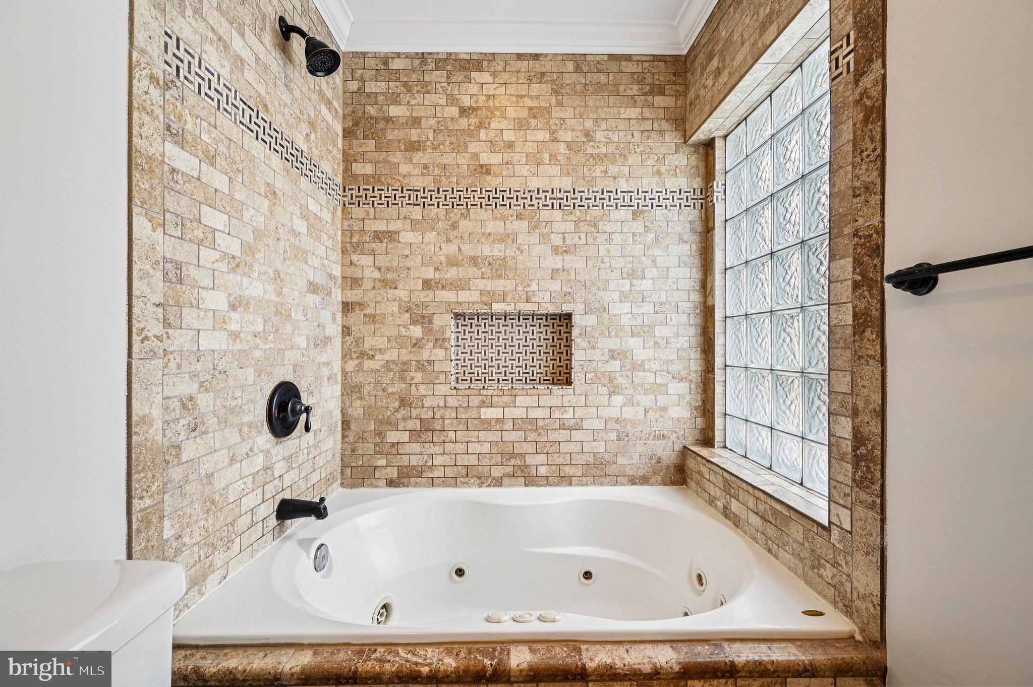 820 S HIGHLAND AVENUE