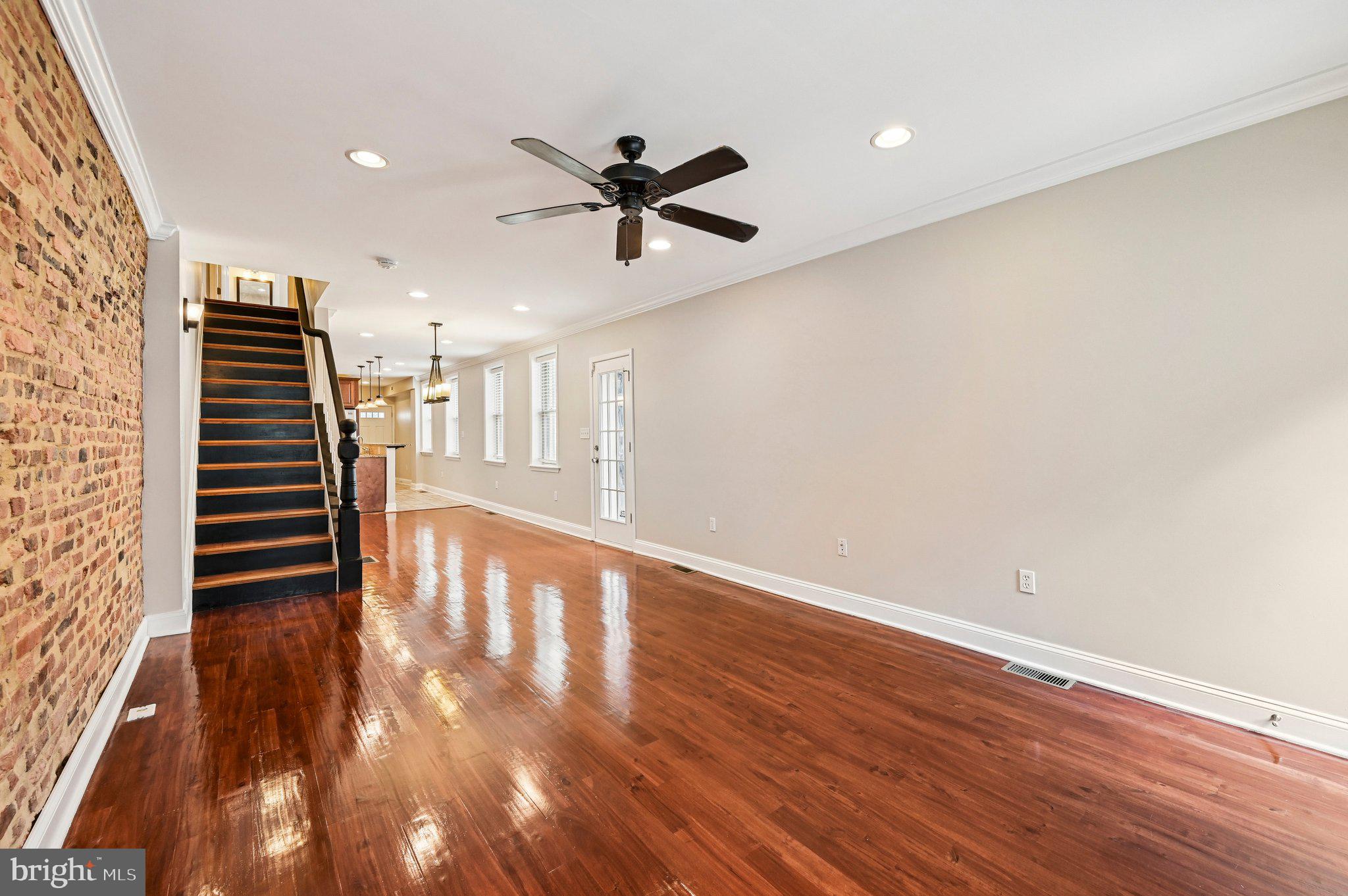 820 S HIGHLAND AVENUE