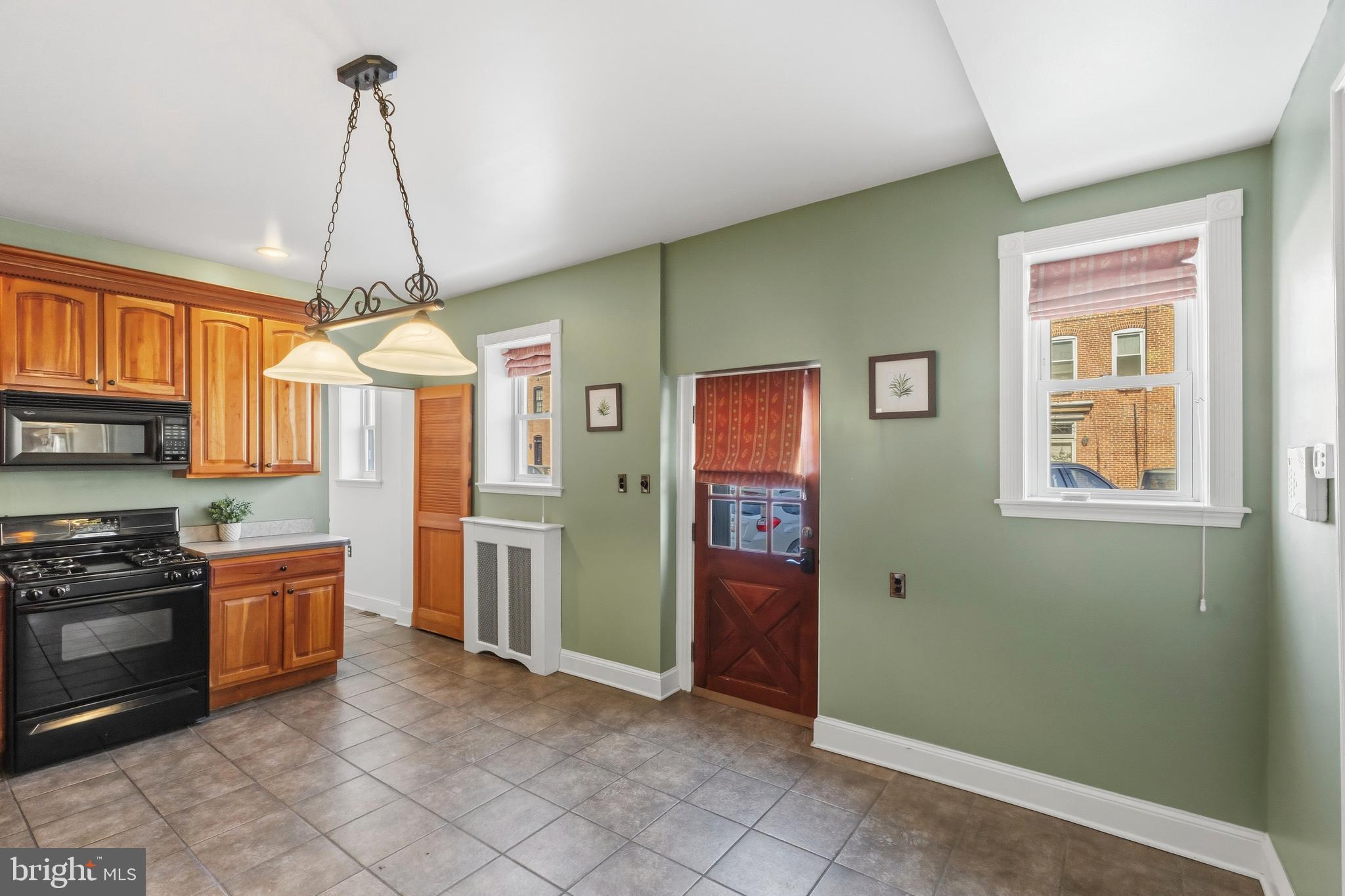 700 S ELLWOOD AVENUE