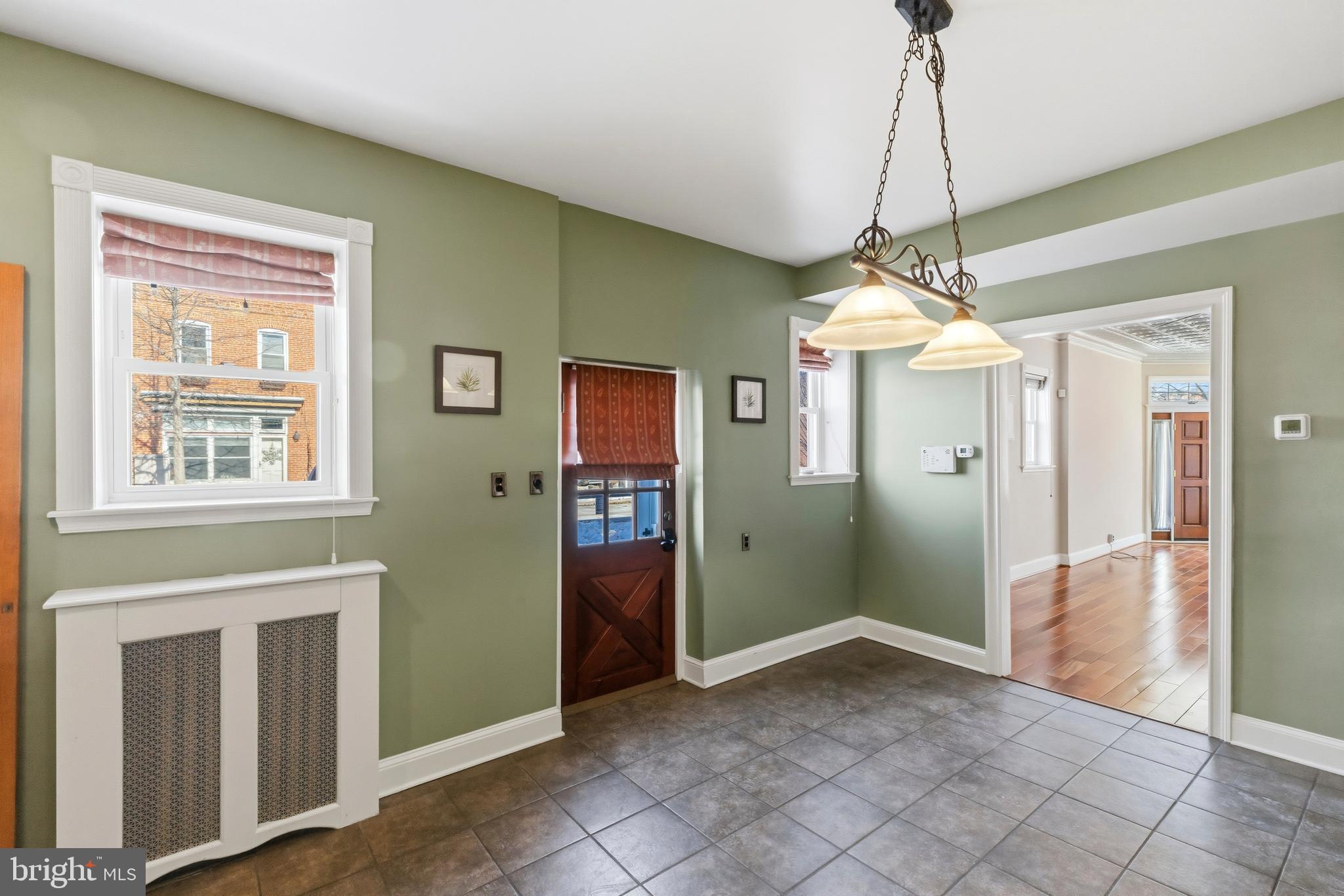 700 S ELLWOOD AVENUE