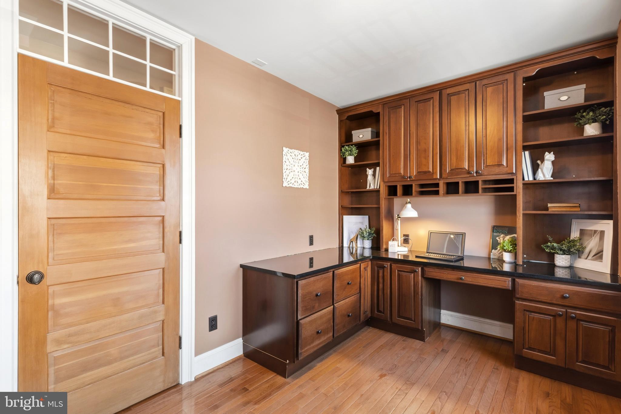 700 S ELLWOOD AVENUE