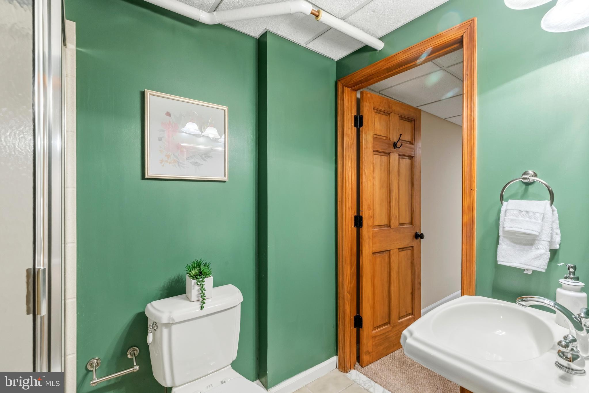 700 S ELLWOOD AVENUE