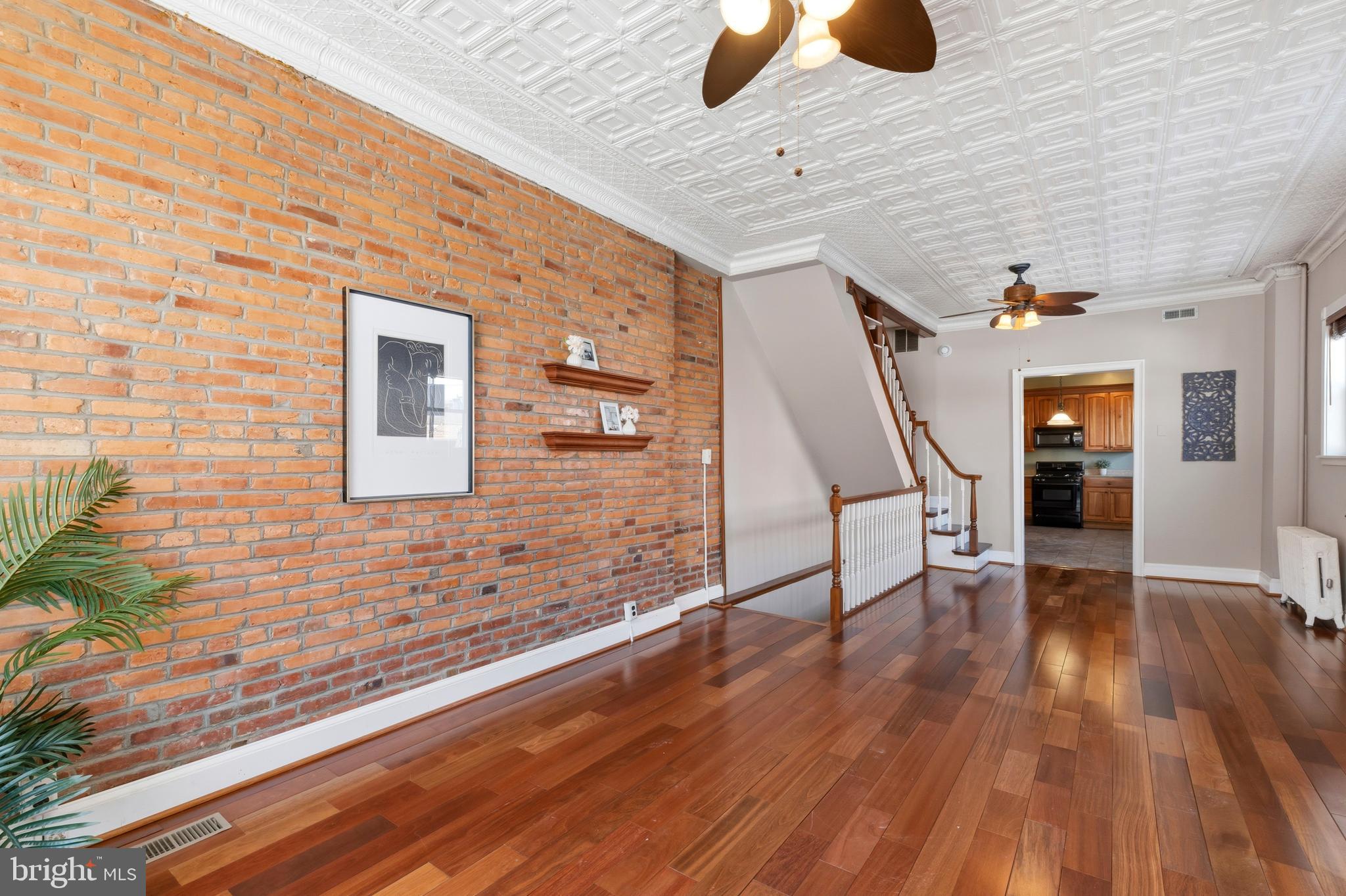 700 S ELLWOOD AVENUE