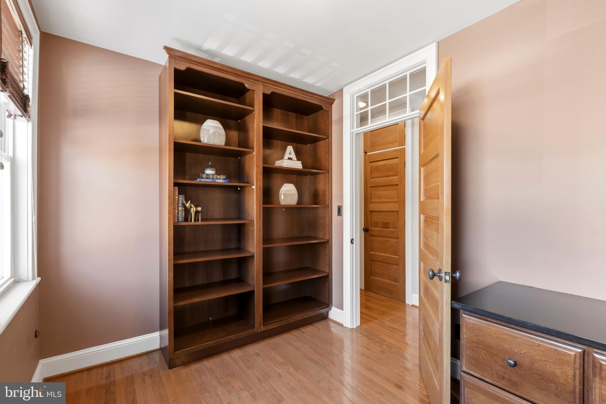 700 S ELLWOOD AVENUE