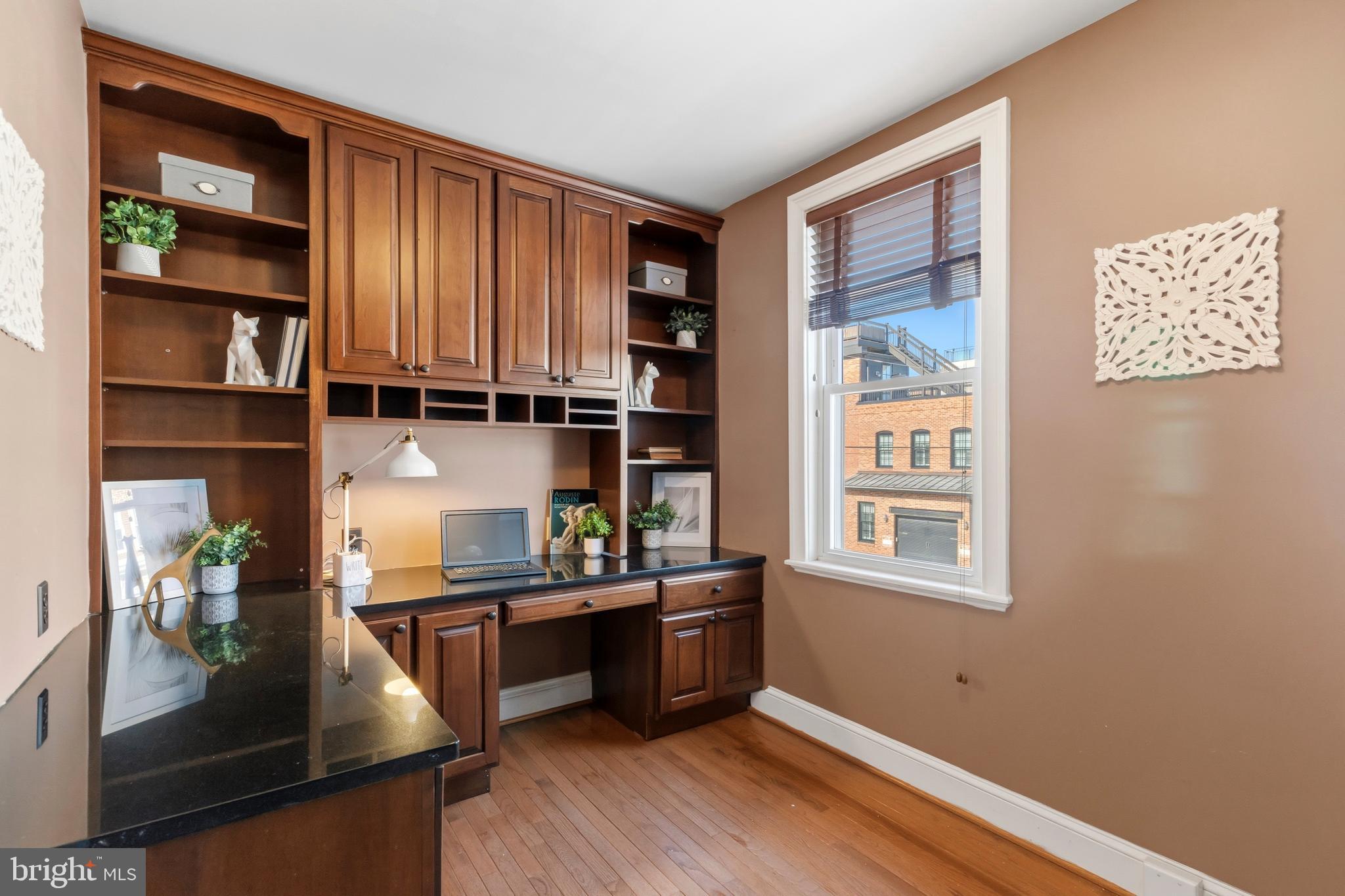 700 S ELLWOOD AVENUE