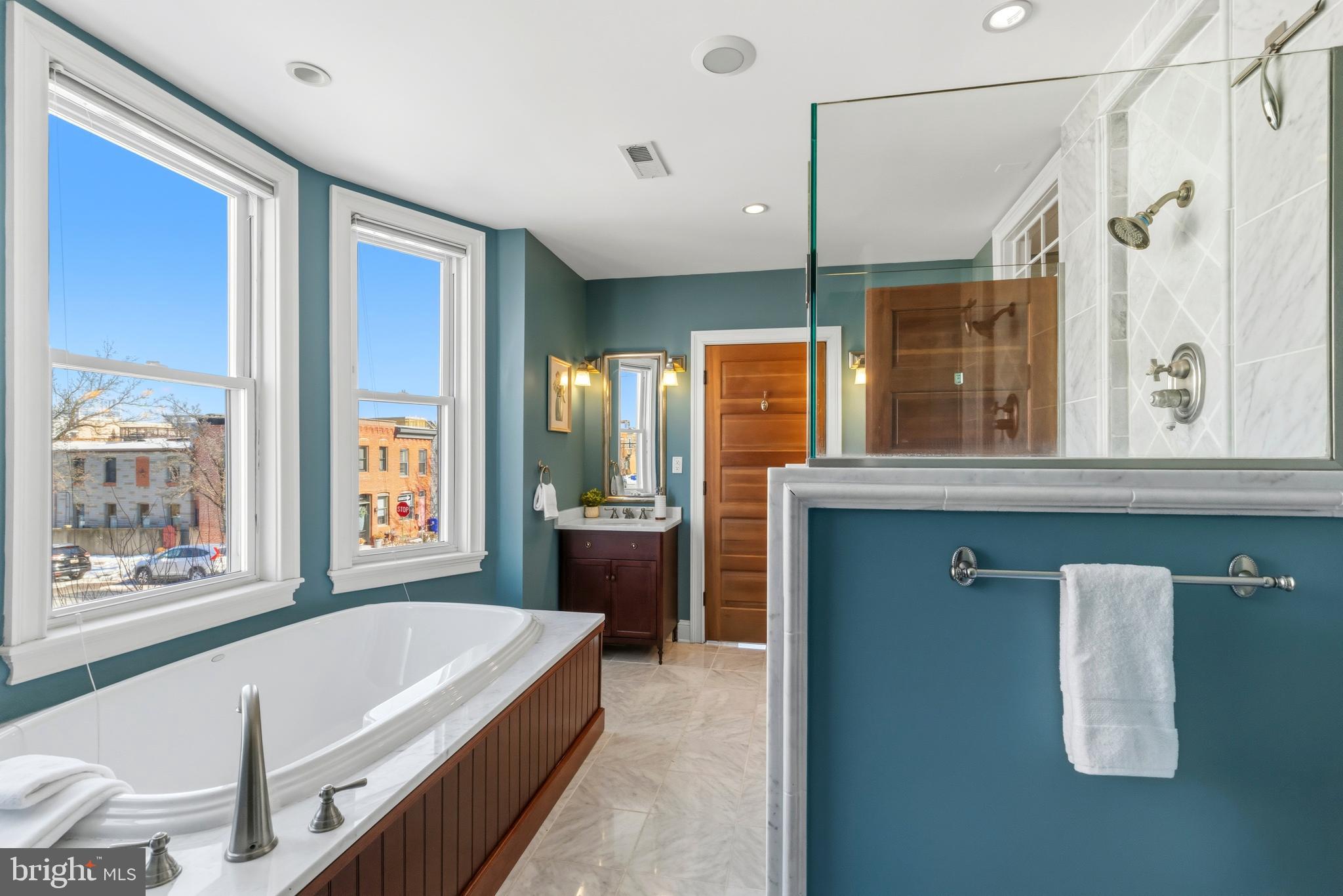 700 S ELLWOOD AVENUE