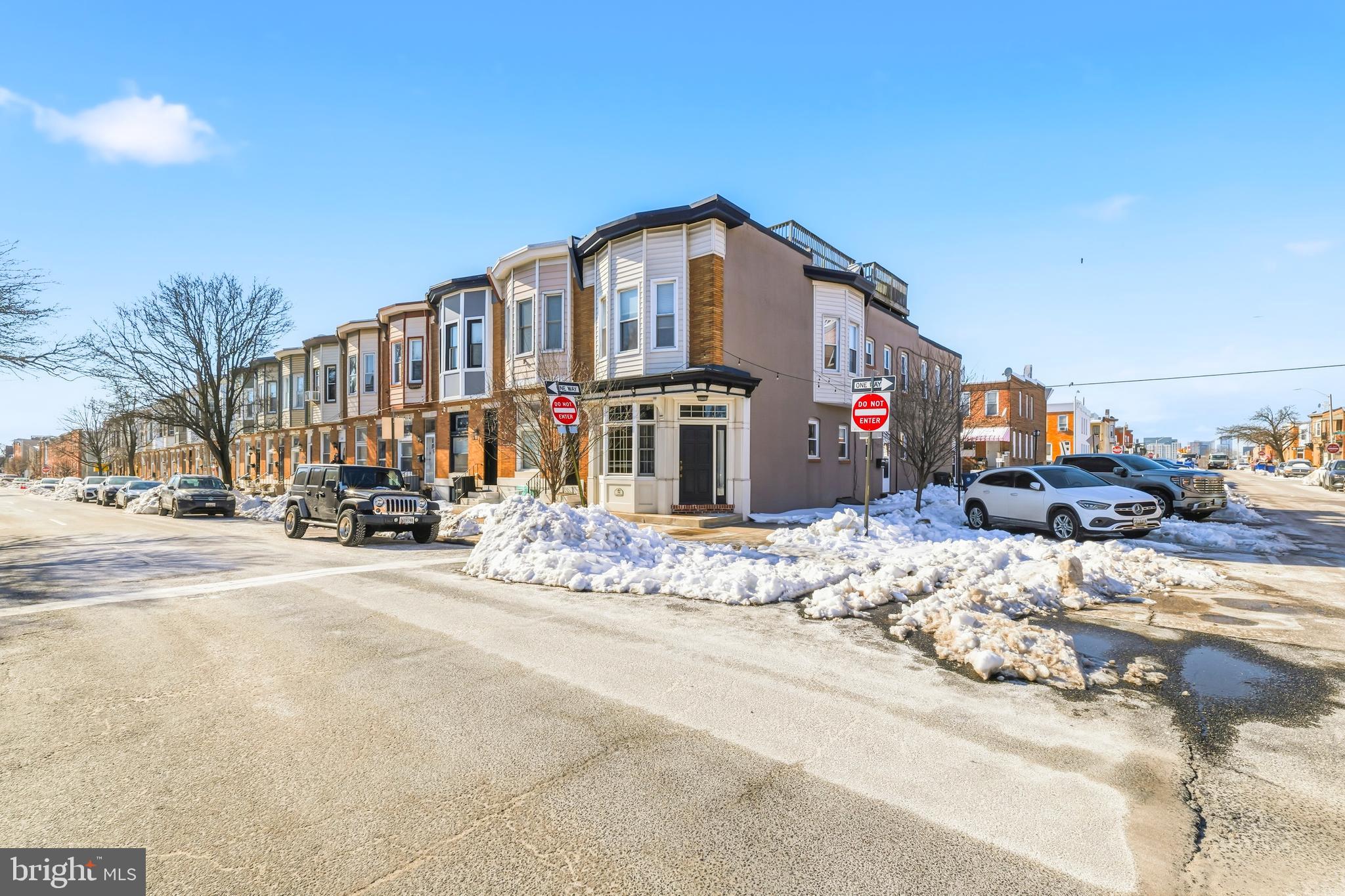 700 S ELLWOOD AVENUE