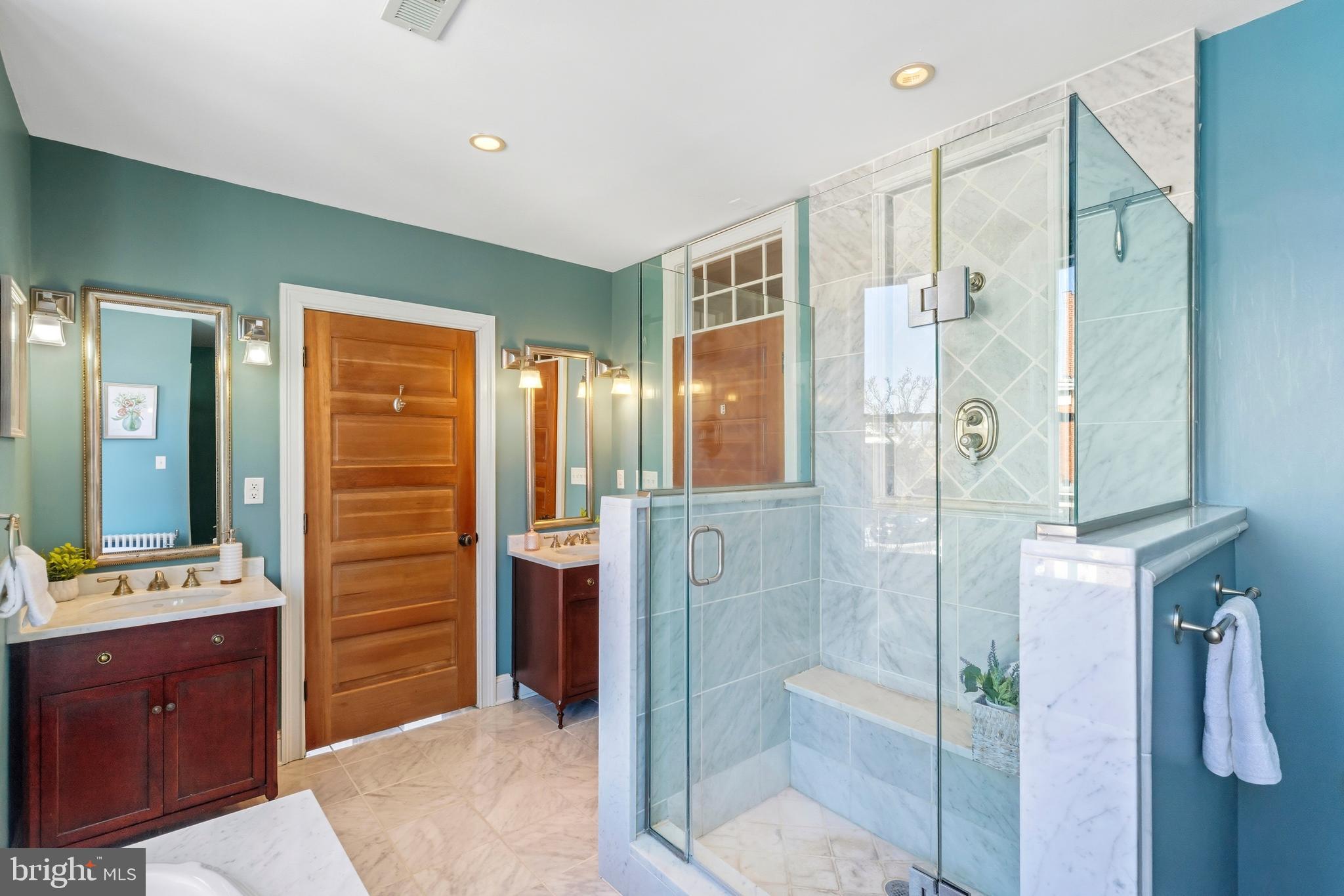 700 S ELLWOOD AVENUE