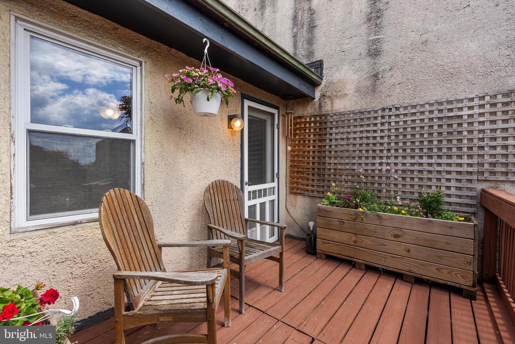 141 W MONTGOMERY STREET