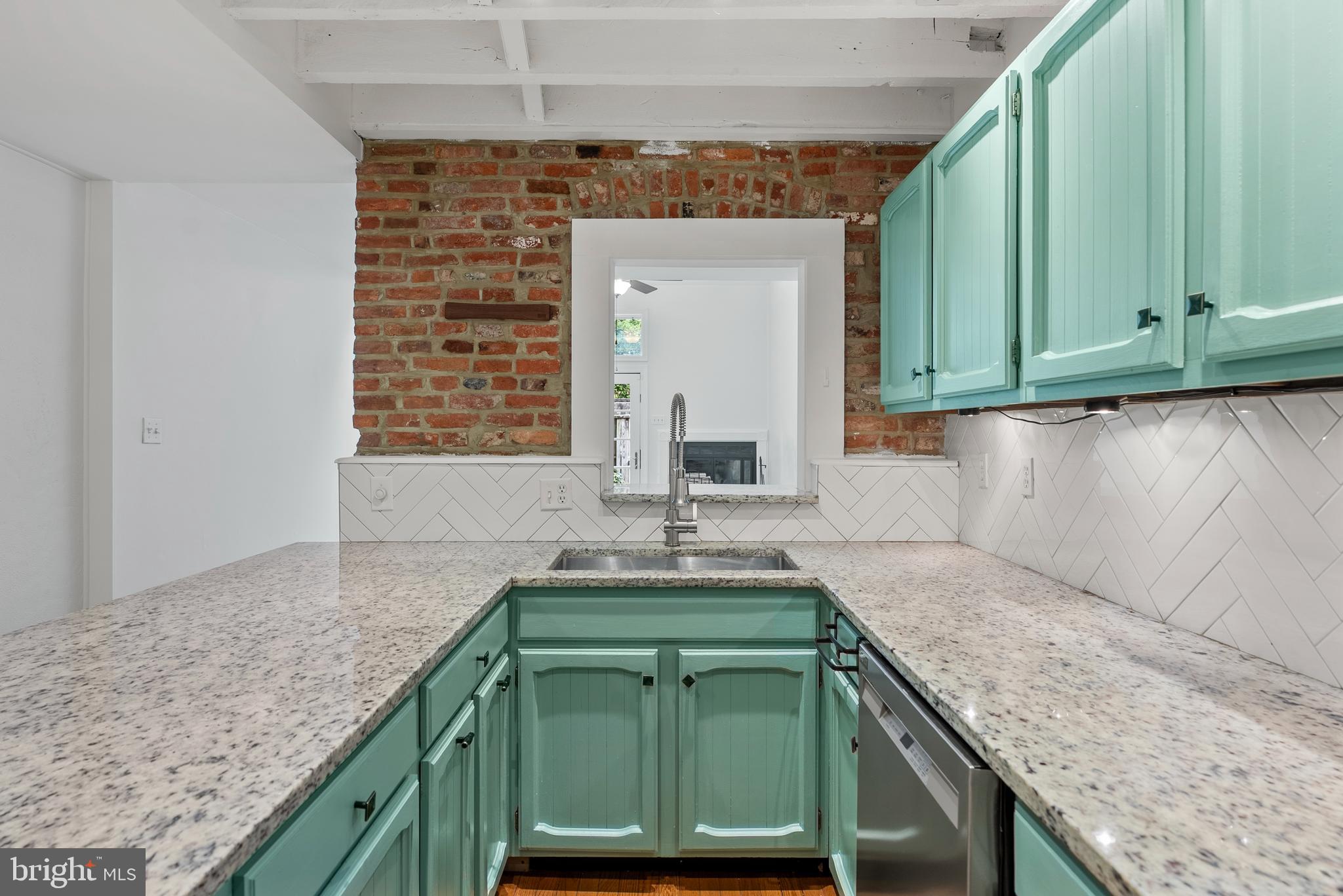 141 W MONTGOMERY STREET