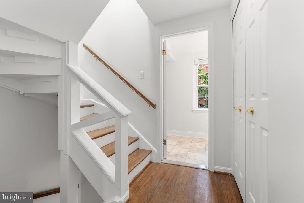 141 W MONTGOMERY STREET