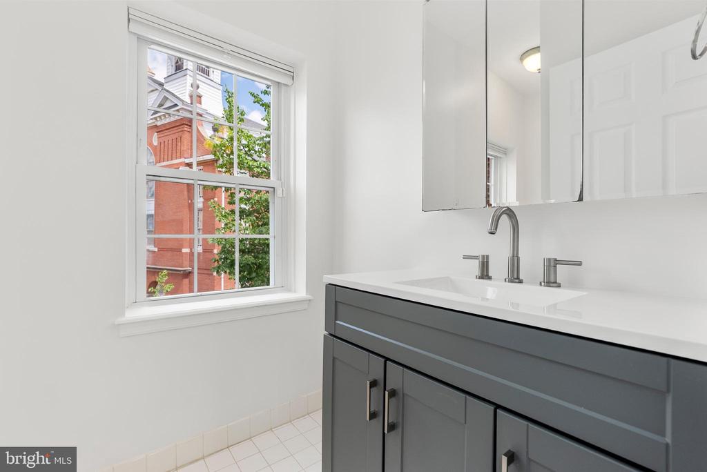141 W MONTGOMERY STREET
