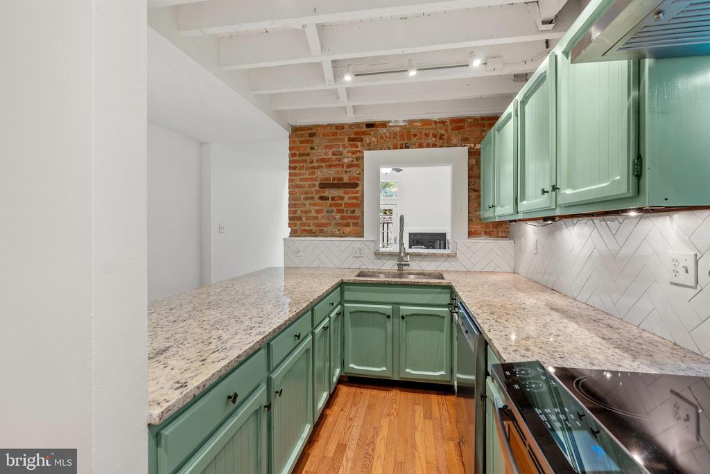 141 W MONTGOMERY STREET