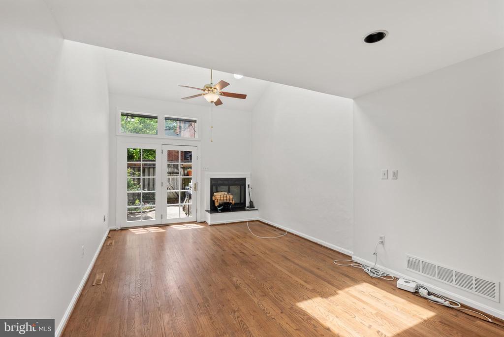 141 W MONTGOMERY STREET