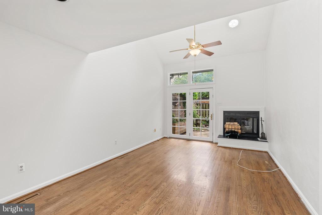 141 W MONTGOMERY STREET