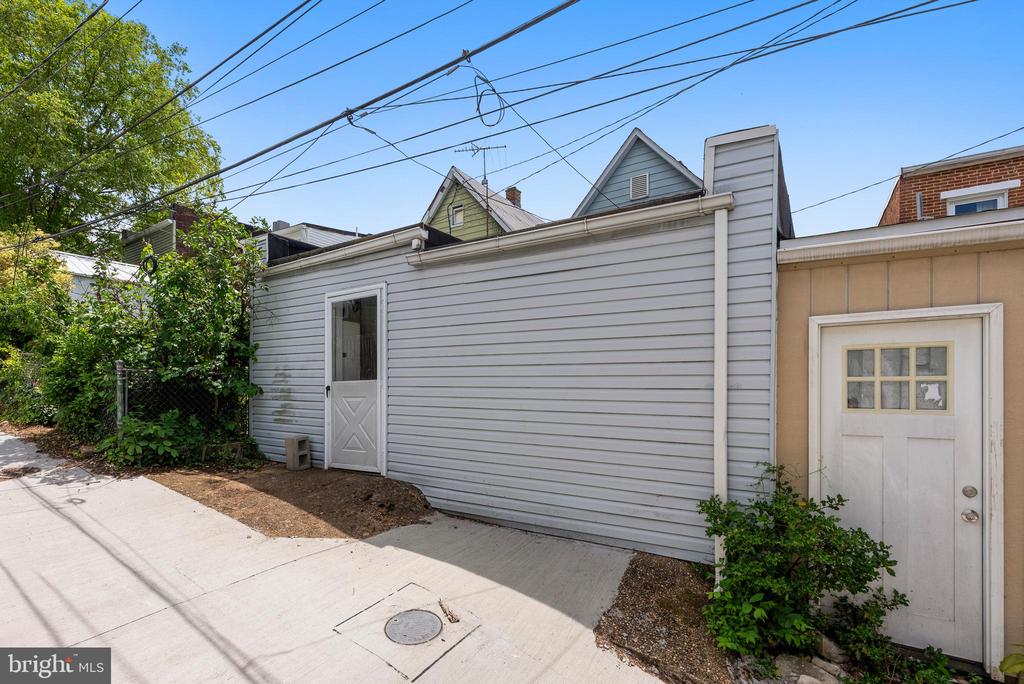 1018 UNION AVENUE