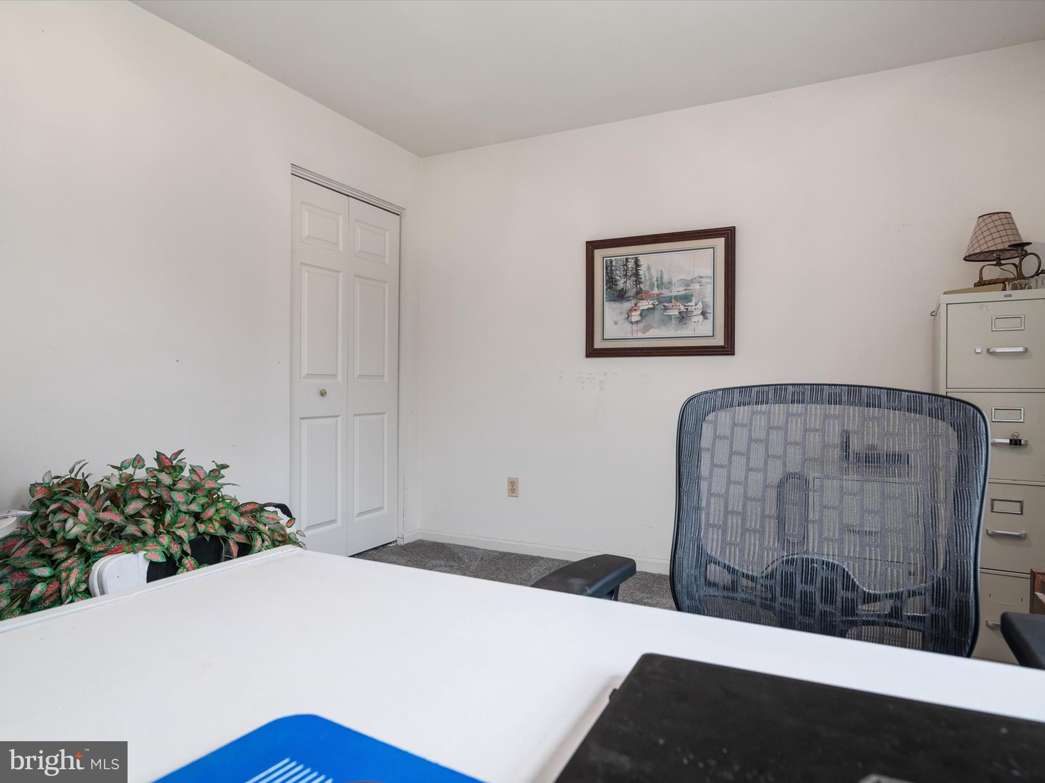 4 FOUNTAINHEAD COURT