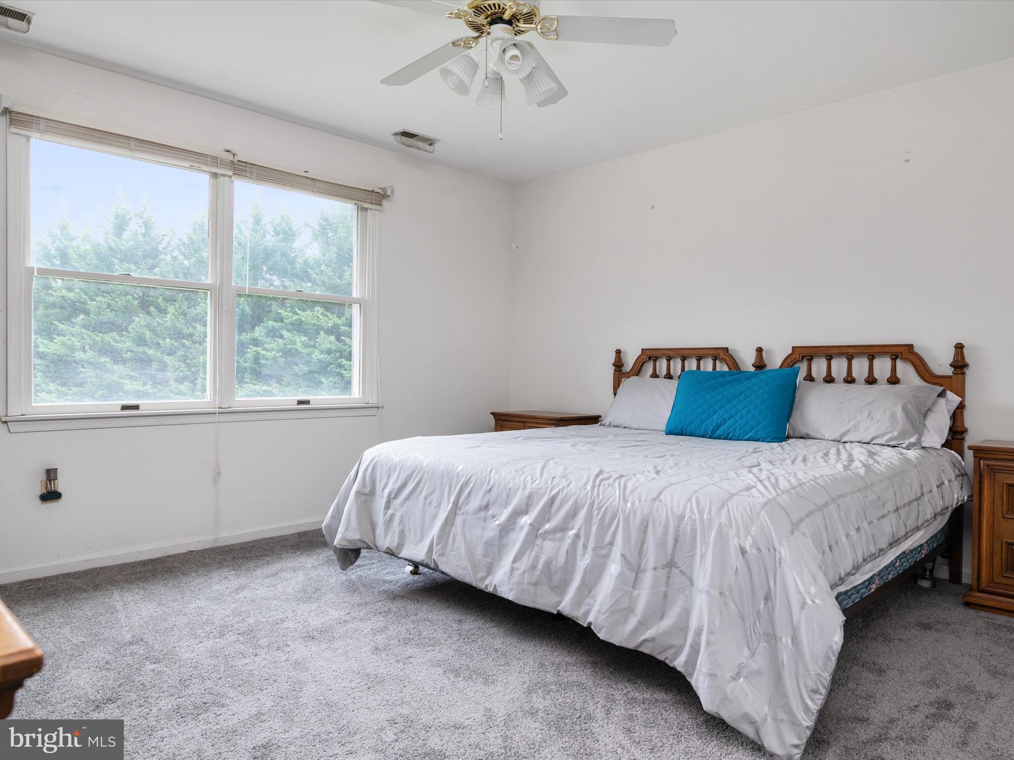 4 FOUNTAINHEAD COURT