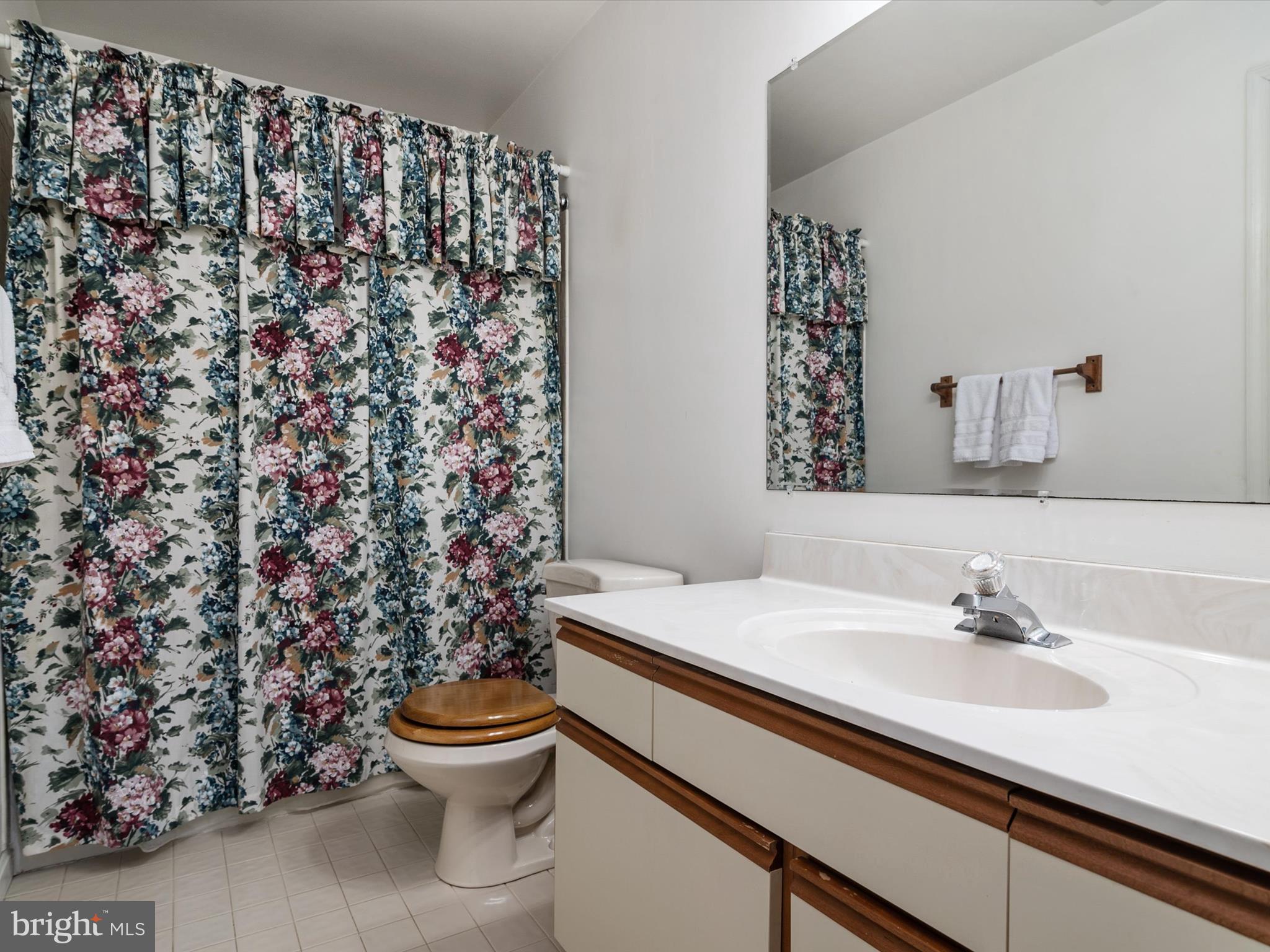 4 FOUNTAINHEAD COURT