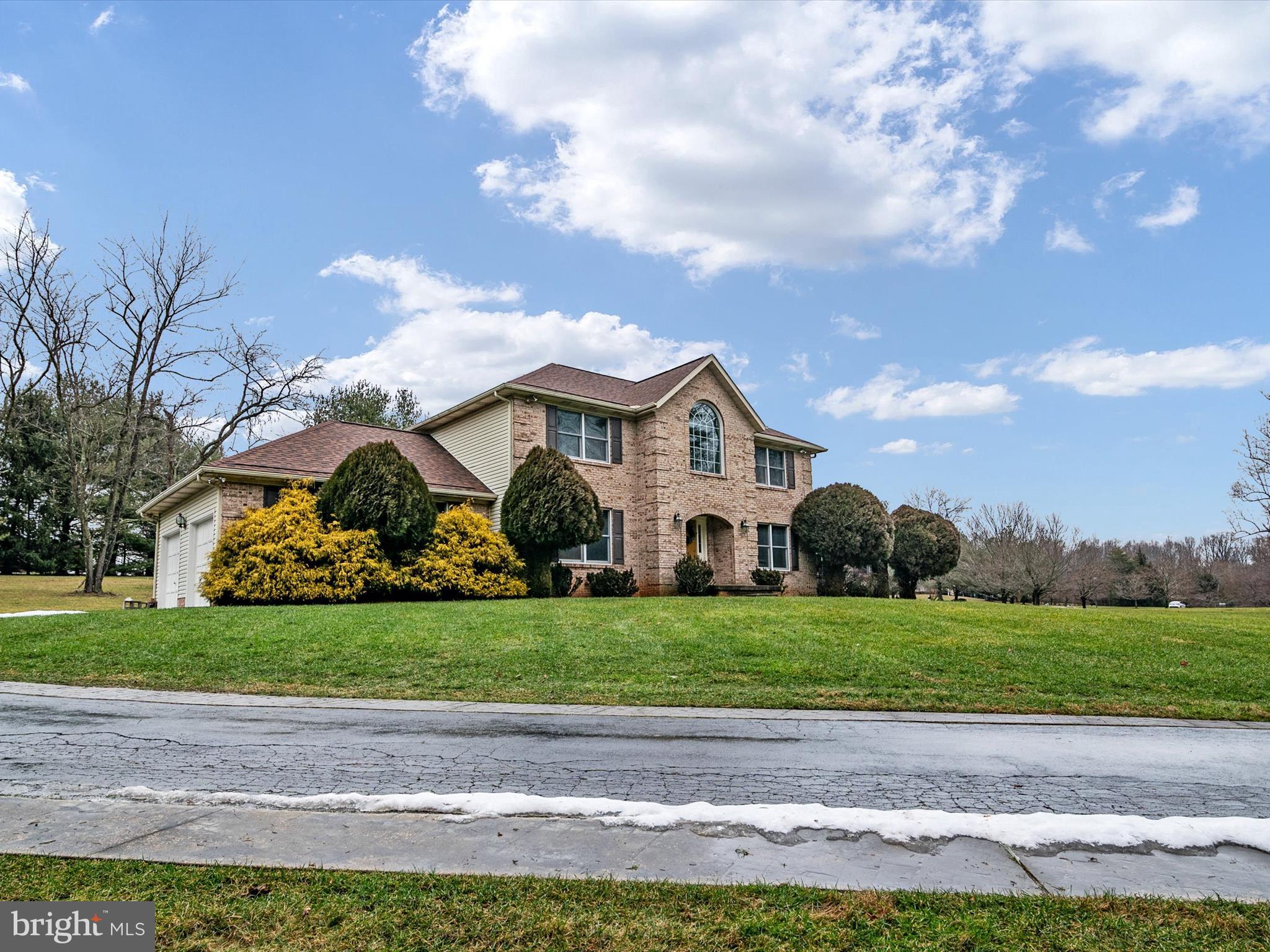 4 FOUNTAINHEAD COURT